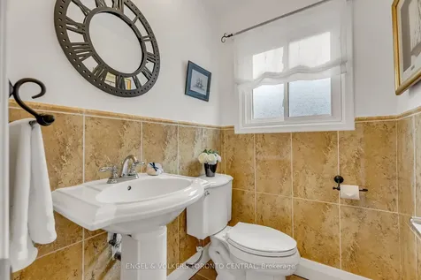 170 Fenn Avenue Toronto ON M2P 1X9