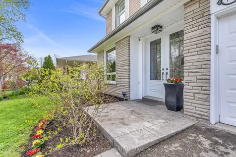 170 Fenn Avenue Toronto ON M2P 1X9