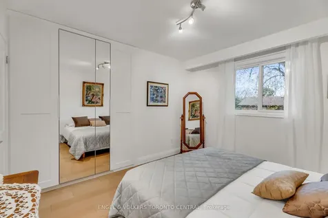 170 Fenn Avenue Toronto ON M2P 1X9