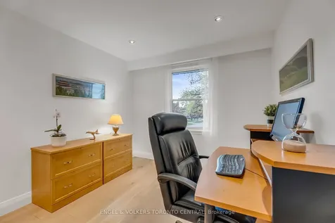 170 Fenn Avenue Toronto ON M2P 1X9