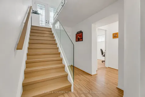 170 Fenn Avenue Toronto ON M2P 1X9
