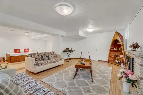 170 Fenn Avenue Toronto ON M2P 1X9
