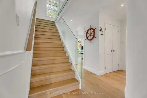170 Fenn Avenue Toronto ON M2P 1X9