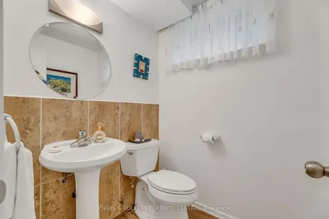 170 Fenn Avenue Toronto ON M2P 1X9