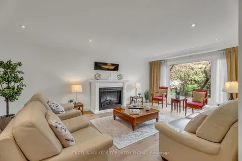 170 Fenn Avenue Toronto ON M2P 1X9
