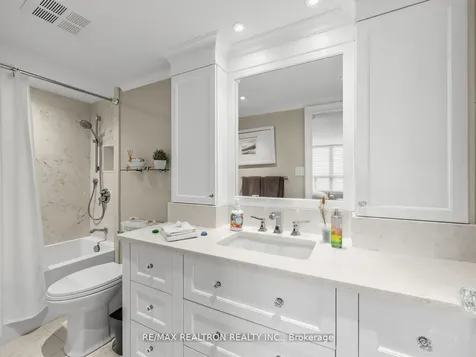 268 Ridley Boulevard Toronto ON M5M 4N3