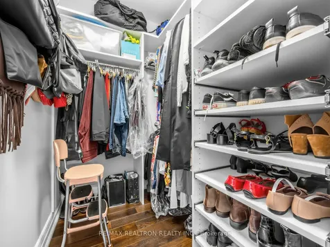 268 Ridley Boulevard Toronto ON M5M 4N3