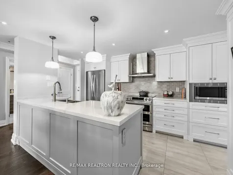268 Ridley Boulevard Toronto ON M5M 4N3