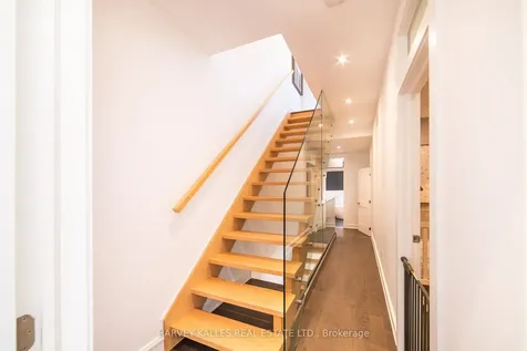 642 Wellington Street W Toronto ON M5V 1G4