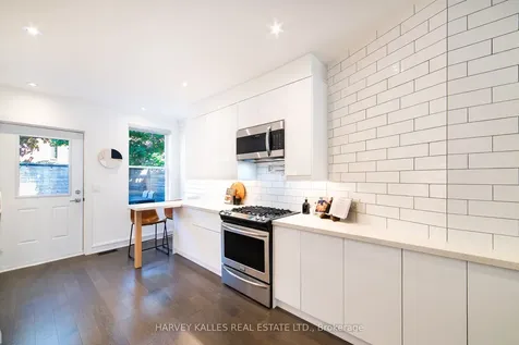 642 Wellington Street W Toronto ON M5V 1G4