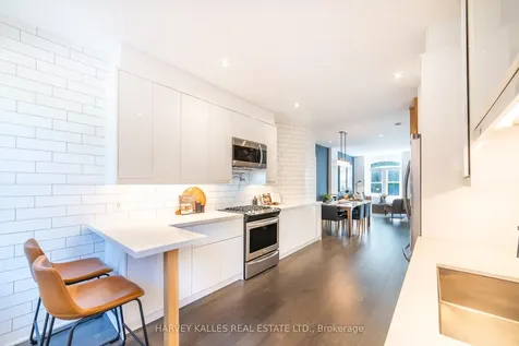 642 Wellington Street W Toronto ON M5V 1G4