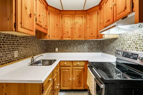 129 Alcorn Avenue Toronto ON M4V 1E5