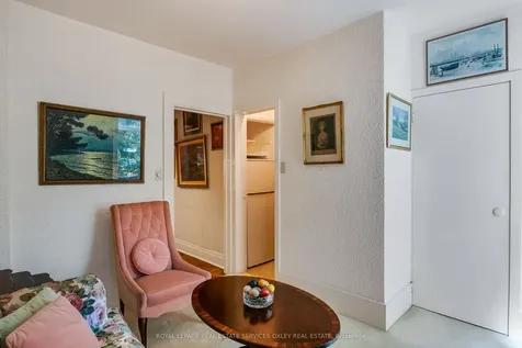 129 Alcorn Avenue Toronto ON M4V 1E5