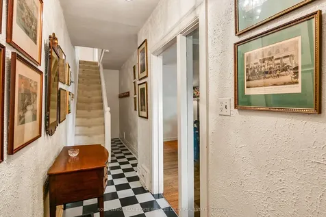 129 Alcorn Avenue Toronto ON M4V 1E5