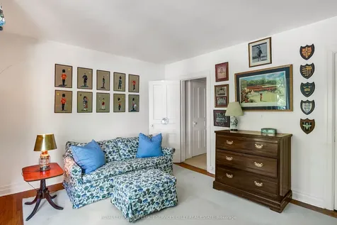 129 Alcorn Avenue Toronto ON M4V 1E5