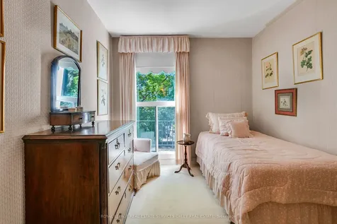 129 Alcorn Avenue Toronto ON M4V 1E5