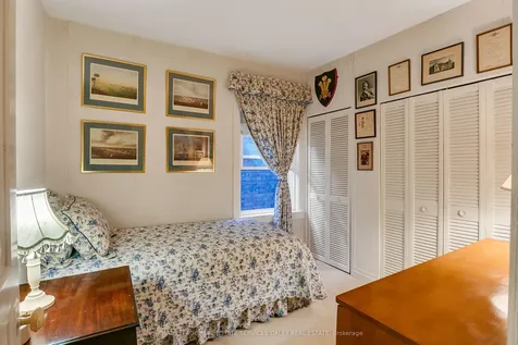 129 Alcorn Avenue Toronto ON M4V 1E5