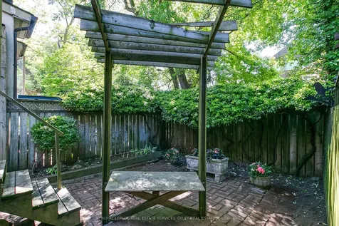 129 Alcorn Avenue Toronto ON M4V 1E5