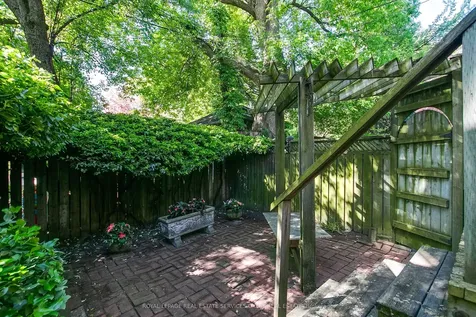 129 Alcorn Avenue Toronto ON M4V 1E5