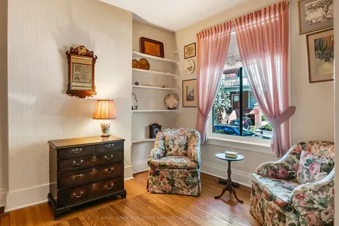 129 Alcorn Avenue Toronto ON M4V 1E5