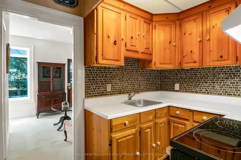 129 Alcorn Avenue Toronto ON M4V 1E5