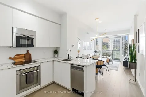 101 Erskine Avenue Toronto ON M4P 1Y5