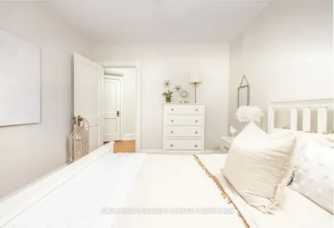 173 Melrose Avenue Toronto ON M5M 1Y9