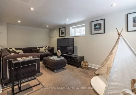 173 Melrose Avenue Toronto ON M5M 1Y9