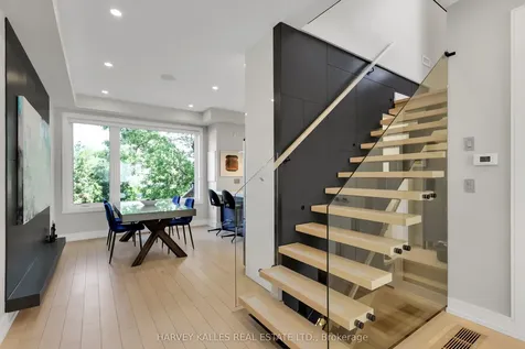 35 Wilmington Avenue Toronto ON M3H 5J1