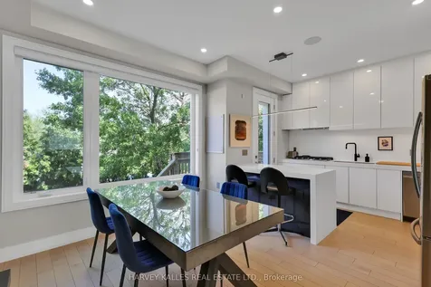 35 Wilmington Avenue Toronto ON M3H 5J1