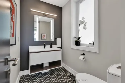 35 Wilmington Avenue Toronto ON M3H 5J1