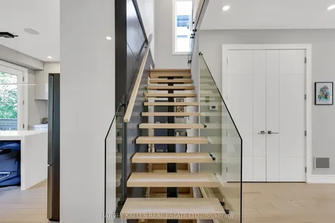 35 Wilmington Avenue Toronto ON M3H 5J1