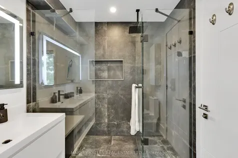 35 Wilmington Avenue Toronto ON M3H 5J1