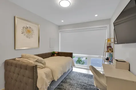 35 Wilmington Avenue Toronto ON M3H 5J1