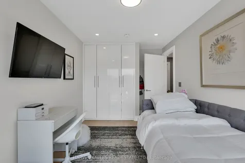 35 Wilmington Avenue Toronto ON M3H 5J1