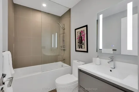 35 Wilmington Avenue Toronto ON M3H 5J1