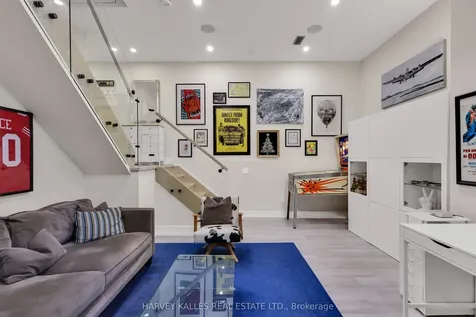 35 Wilmington Avenue Toronto ON M3H 5J1