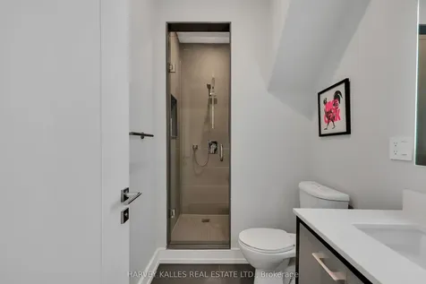 35 Wilmington Avenue Toronto ON M3H 5J1