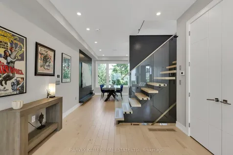 35 Wilmington Avenue Toronto ON M3H 5J1