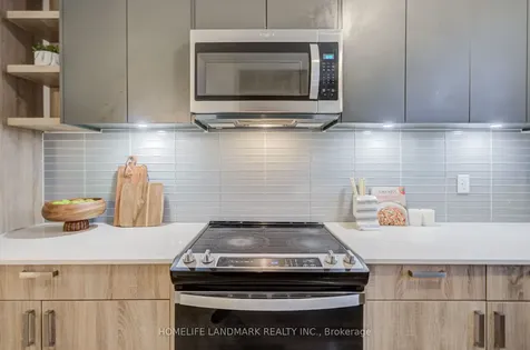 46 Hooyo Terrace Toronto ON M6A 0E2