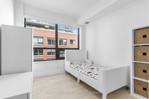33 Frederick Todd Way Toronto ON M1S 2K2