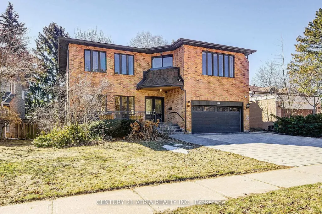 27 Denlow Boulevard Toronto ON M3B 1P5