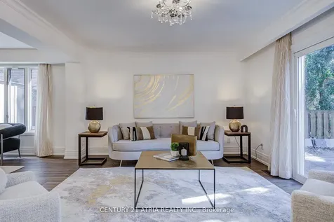 27 Denlow Boulevard Toronto ON M3B 1P5