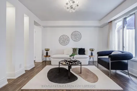 27 Denlow Boulevard Toronto ON M3B 1P5