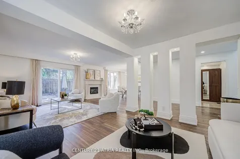 27 Denlow Boulevard Toronto ON M3B 1P5
