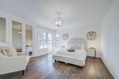 27 Denlow Boulevard Toronto ON M3B 1P5