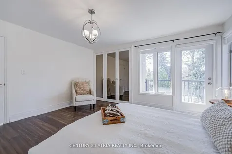27 Denlow Boulevard Toronto ON M3B 1P5