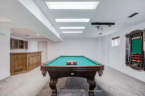 27 Denlow Boulevard Toronto ON M3B 1P5