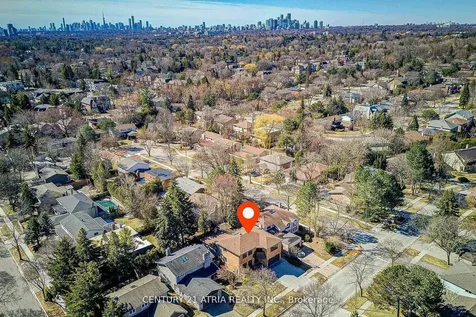 27 Denlow Boulevard Toronto ON M3B 1P5