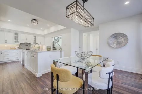 27 Denlow Boulevard Toronto ON M3B 1P5